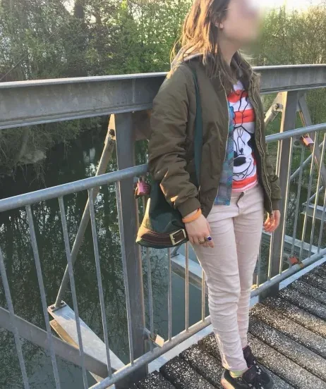 Anna, 24
