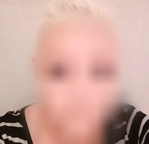 Michaela, 39