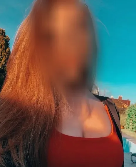 Sabine, 34