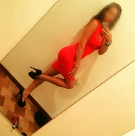 Sina, 28