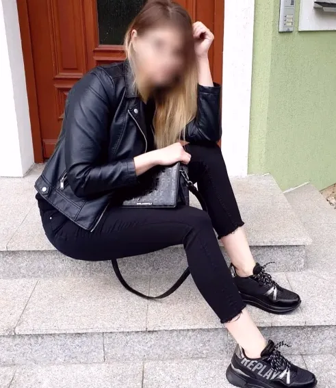 Valentina, 37
